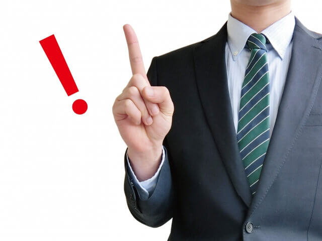 離職原因について解説する人物